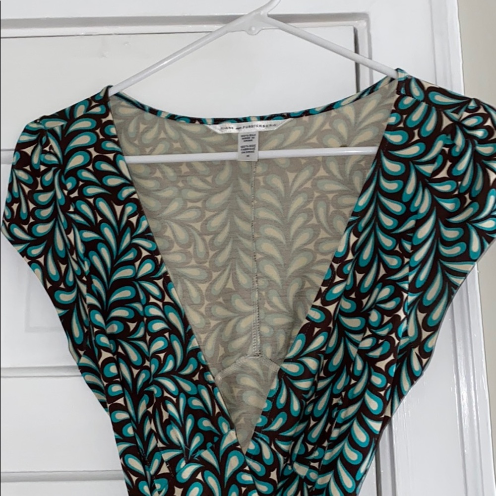 Diane von Furstenburg short sleeve wrap dress